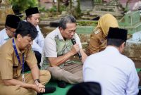 Menjelang HAB ke-80 Kemenag, Bupati Kebumen ziarah ke makam KH Abu Dardiri, tokoh asal Gombong yang mengusulkan lahirnya Kementerian Agama RI.