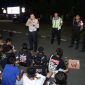 Petugas Polres Kebumen saat mengamankan remaja yang melakukan balap liar.