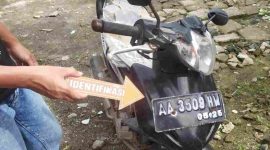 Petugas Polres Kebumen sat melakukan olah TKP penemuan warga meninggal dunia di area persawahan Desa Madureja, Kecamatan Puring, pada Kamis (18/12/2025) siang. 