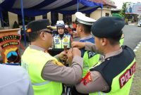 Polres Kebumen resmi menggelar Apel Operasi Lilin Candi 2025 di halaman Mapolres Kebumen, Jumat (19/12/2025).