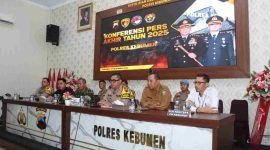 Konferensi pers akhir tahun yang digelar di Mapolres Kebumen, Senin (29/12/2025),