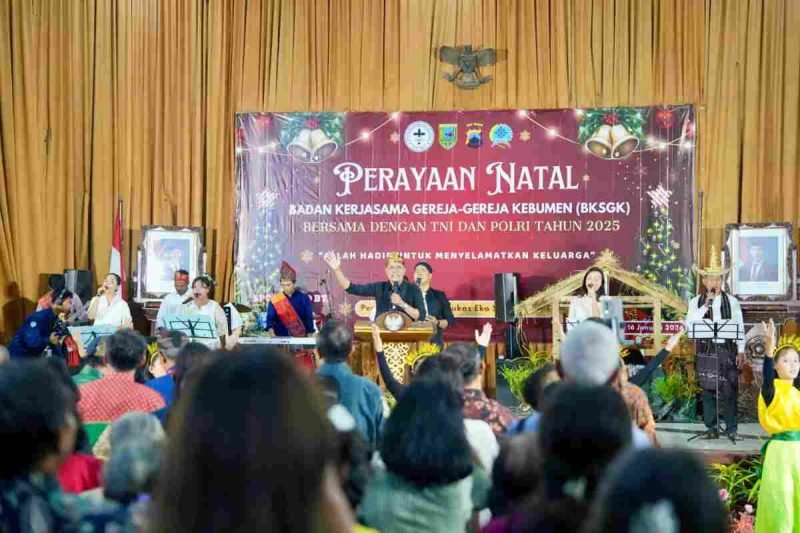 Badan Kerjasama Gereja-gereja Kebumen (BKSGK) menggelar Perayaan Natal Bersama di Gedung Pertemuan Setda Kebumen, Jumat (16/1/2026).