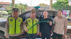 Petugas Polres Kebumen mengamankan senjata yang diduga hendak digunakan untuk tawuran.