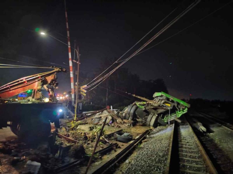 Lokasi kecelakaan kereta api yang terjadi di wilayah Kabupaten Kebumen pada Selasa (27/1/2026) malam. 