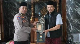Polres Kebumen menyalurkan bantuan berupa sajadah dan Al-Qur’an dari Kapolda Jawa Tengah kepada sejumlah masjid dan lembaga keagamaan di wilayah Kabupaten Kebumen.
