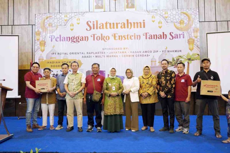 Bupati Kebumen Lilis Nuryani hadir langsung pada acara silaturahmi Einstein grup.