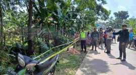 Petugas kepolisian melakukan olah tkp penemuan jenazah di buayan.