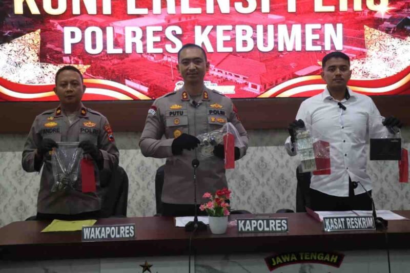 Polres Kebumen menggelar pers rilis kasus curanmor.