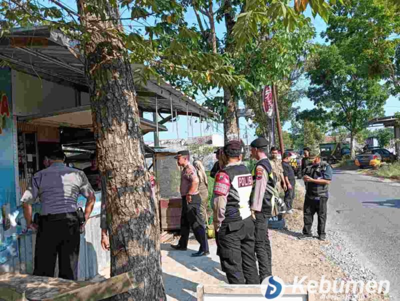 Polres Kebumen razia botol miras.
