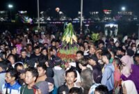 Ribuan Warga Semarakkan Grebeg Sura Merti Jagad Kabumian 2026, Gunungan Ludes Diperebutkan Sebelum Doa Usai